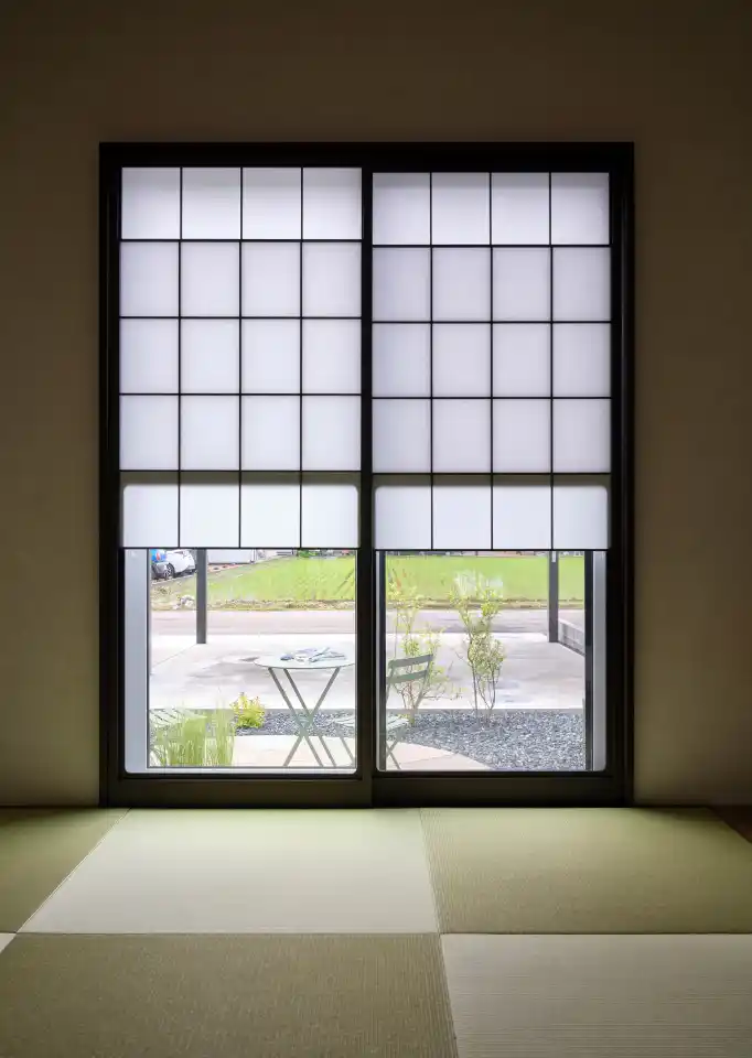 室内からもお庭を眺められるガーデン